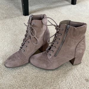 Grayish/purple heeled lace up booties